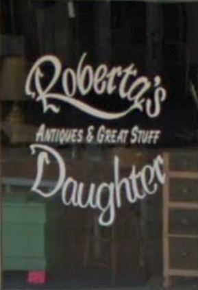 Robertas Antiques | 117 N First St, Pierceton, IN 46562, USA | Phone: (574) 594-2081
