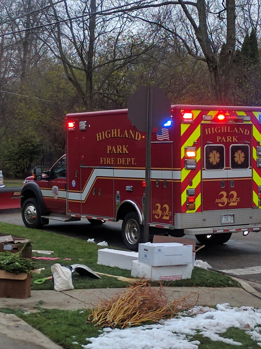 Highland Park Fire Department #33 | 1130 Central Ave, Highland Park, IL 60035, USA | Phone: (847) 433-3110