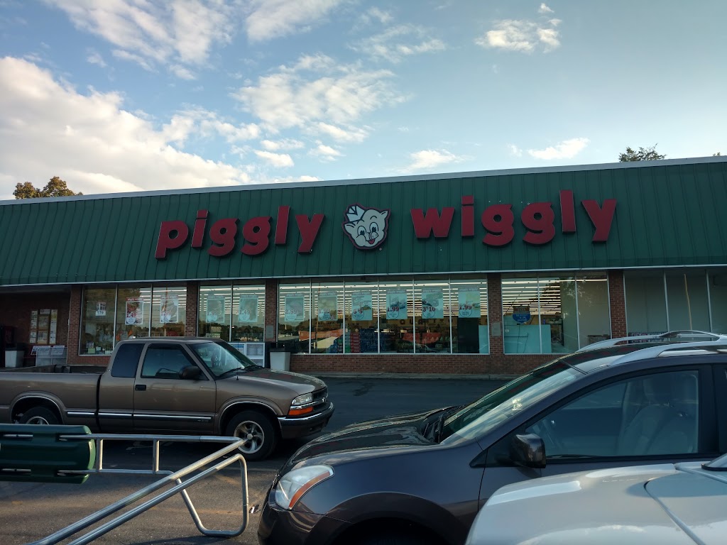 Piggly Wiggly | 600 W Raleigh St #3732, Siler City, NC 27344, USA | Phone: (919) 742-9888