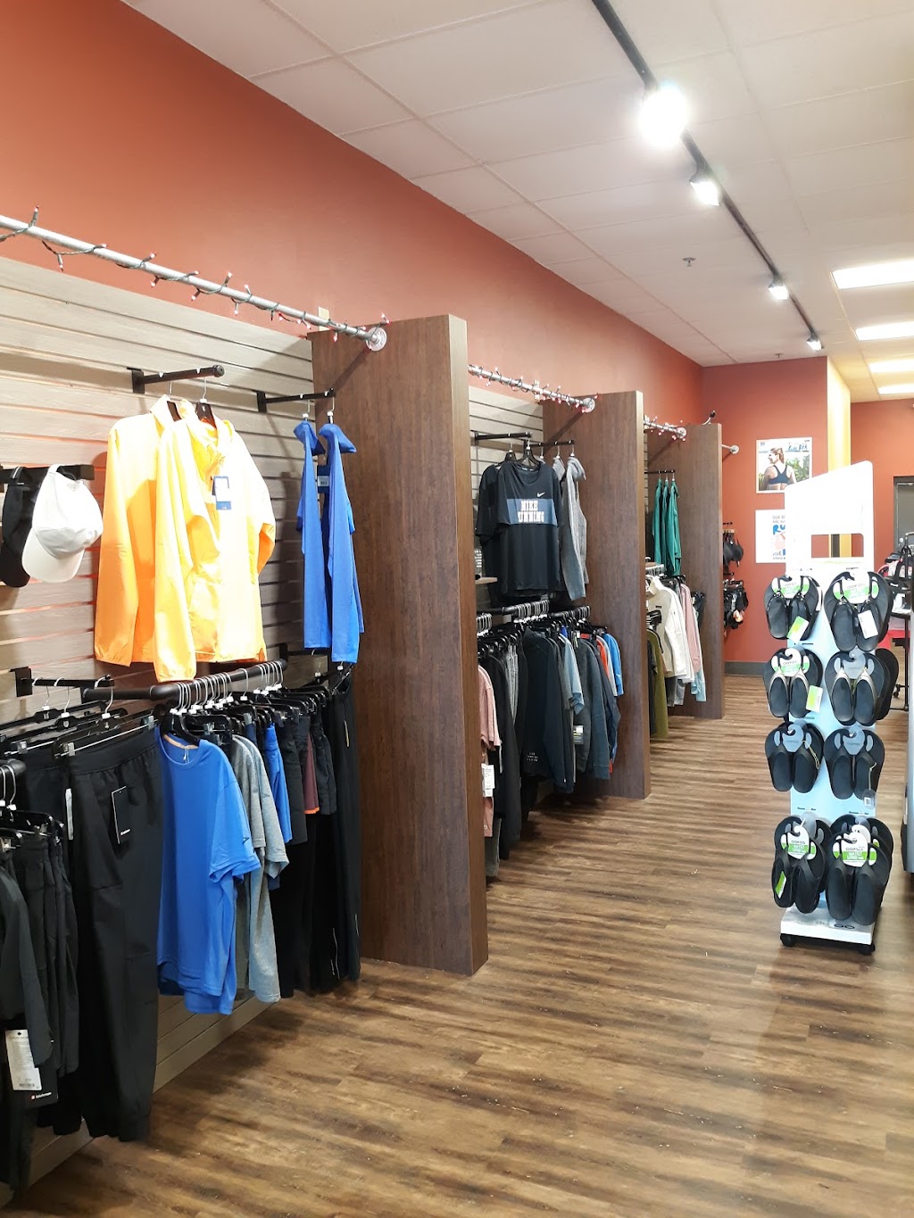 Performance Running Outfitters Delafield | 2566 Sun Valley Dr unit e, Delafield, WI 53018, USA | Phone: (262) 303-5118