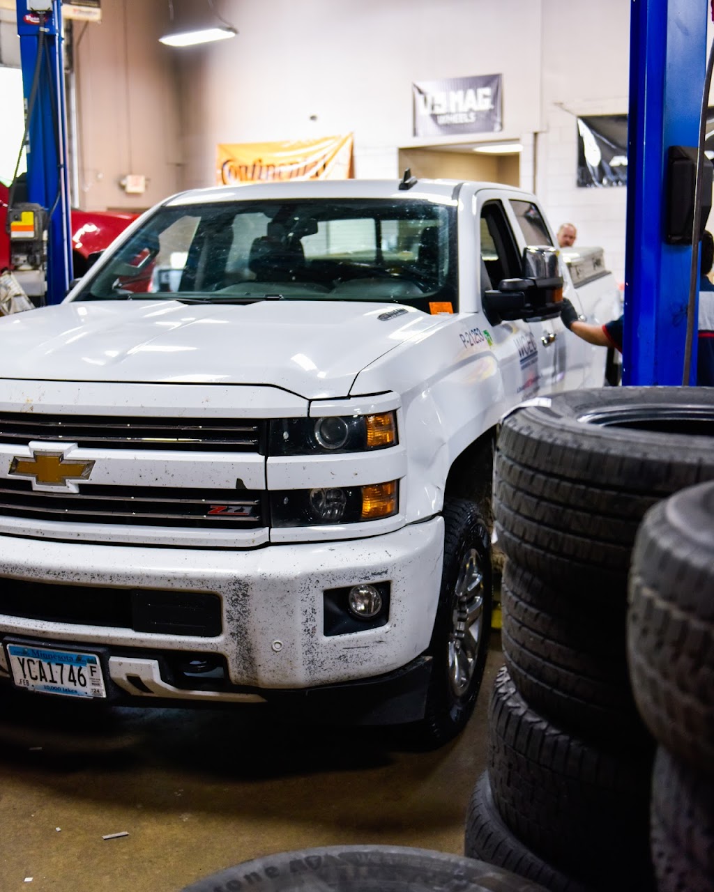 Samaritan Tire Pros | 3200 Oak Ridge Rd, Minnetonka, MN 55305, USA | Phone: (952) 933-3363