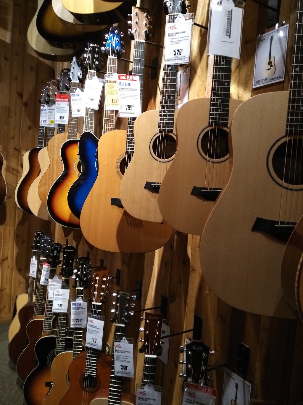 Guitar Center | 4254 S Mooney Blvd, Visalia, CA 93277, USA | Phone: (559) 713-0352