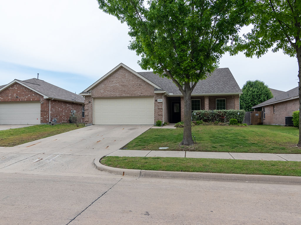 WR Briggs Realty Corporation | 15690 US-75, Van Alstyne, TX 75495, USA | Phone: (903) 482-9494