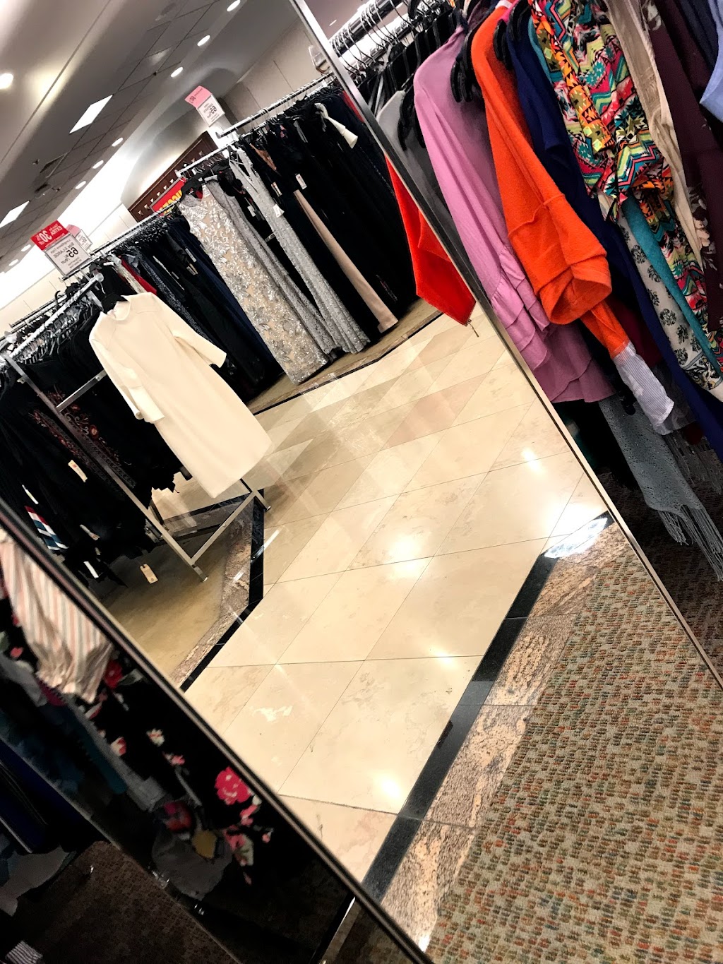 Dillards Clearance Center | 4200 Meadows Ln, Las Vegas, NV 89107, USA | Phone: (702) 870-2039