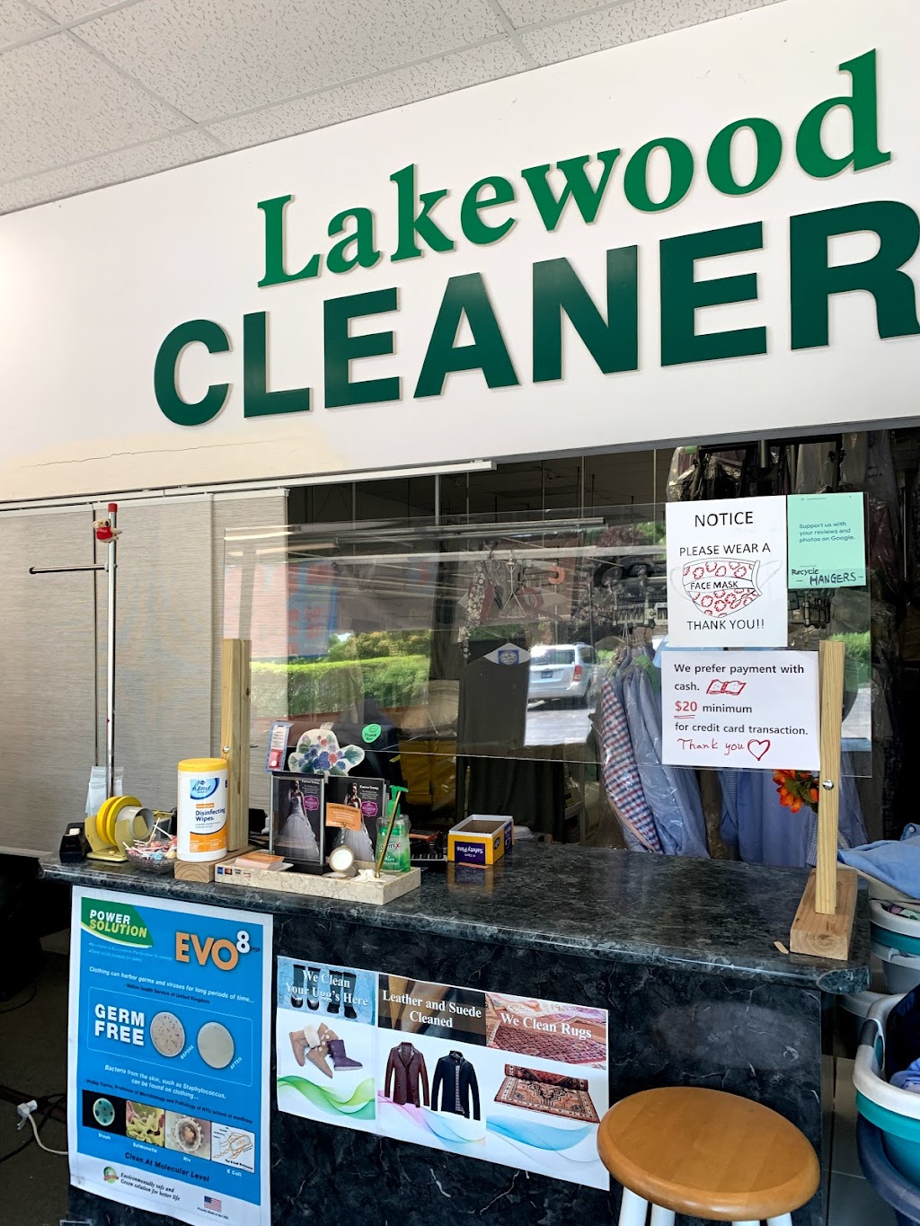 Lakewood Cleaners | 864 Sheridan Rd, Highwood, IL 60040, USA | Phone: (847) 266-1158