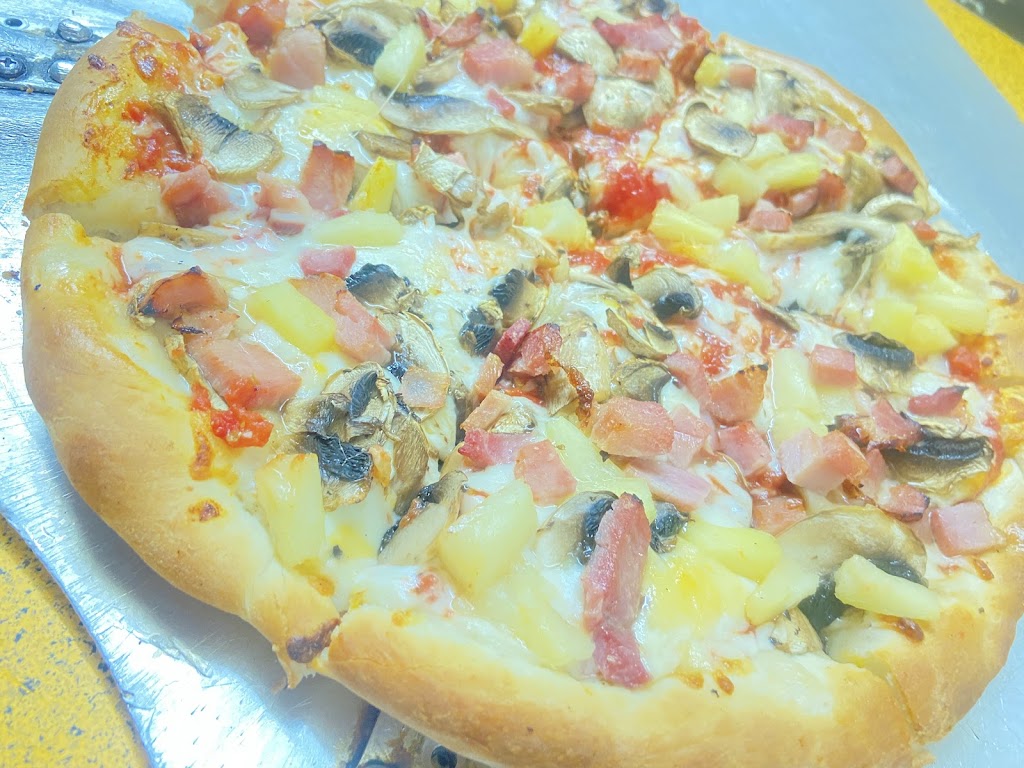 Thompson Masterpiece Pizza | 6725 Madison Rd, Thompson, OH 44086, USA | Phone: (440) 298-1313