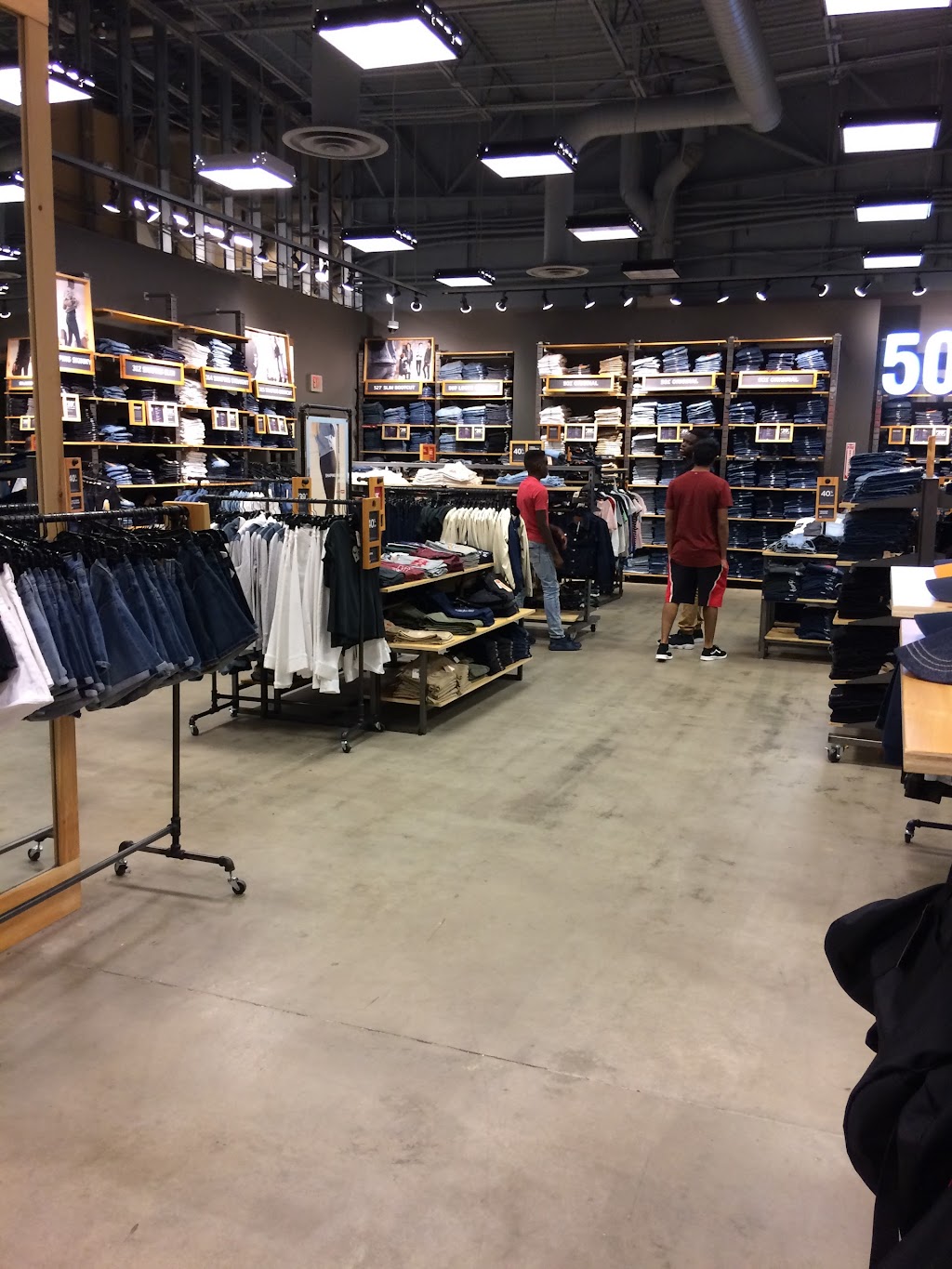 Levis Outlet Store | 8111 Concord Mills Boulevard Suite 626, Concord, NC 28027, USA | Phone: (704) 979-3404