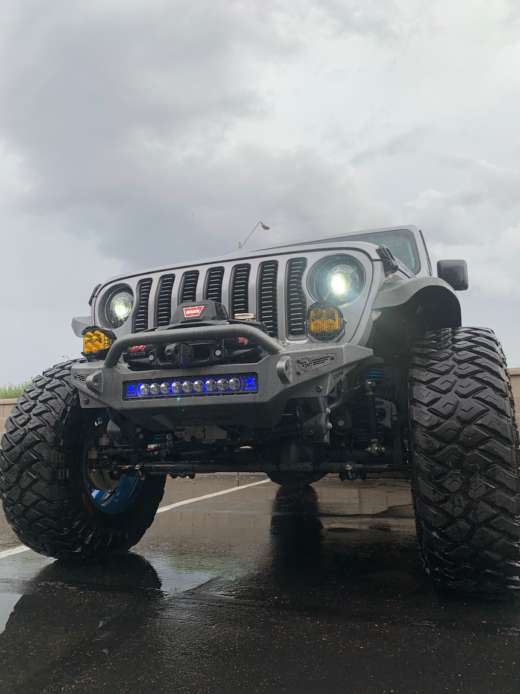 Outlaw Jeep and Truck Accessories | 7950 E Redfield Rd #130, Scottsdale, AZ 85260, USA | Phone: (480) 787-6687