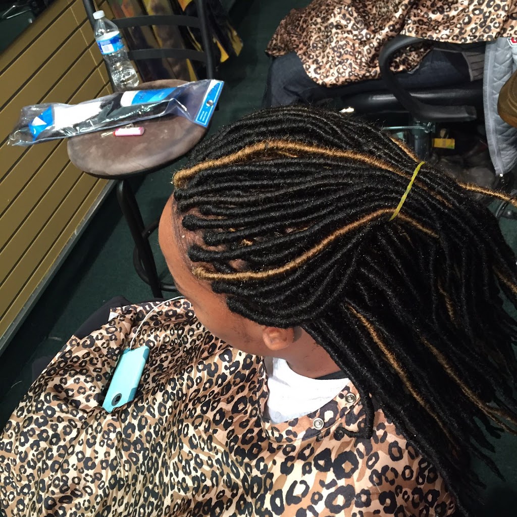 African Hair Braiding Group Salon | 6582 Reisterstown Rd, Baltimore, MD 21215, USA | Phone: (410) 998-3918