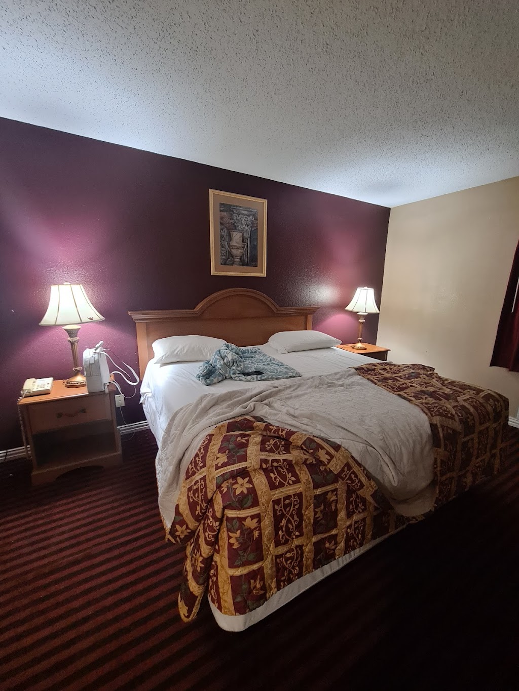 EXECUTIVE INN AND SUITES | 803 South, I-35E, Waxahachie, TX 75165, USA | Phone: (972) 937-8223