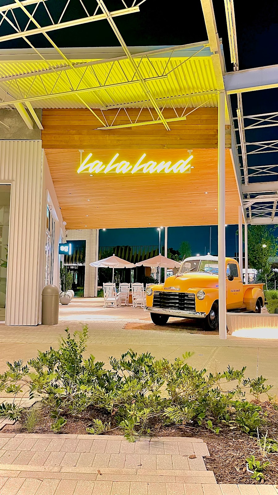 La La Land | 600 N Shepherd Dr Suite 140, Houston, TX 77007, USA | Phone: (713) 497-5789