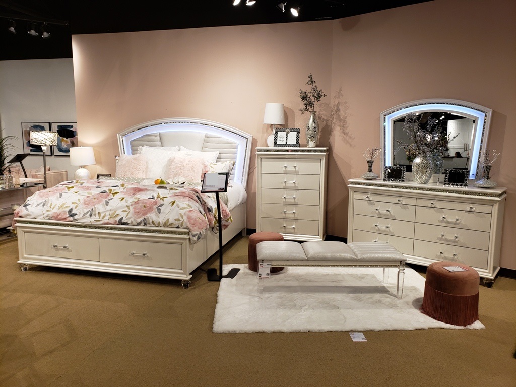 Casye Furniture | 3025 E Desert Inn Rd B-2, Las Vegas, NV 89121, USA | Phone: (702) 380-3116