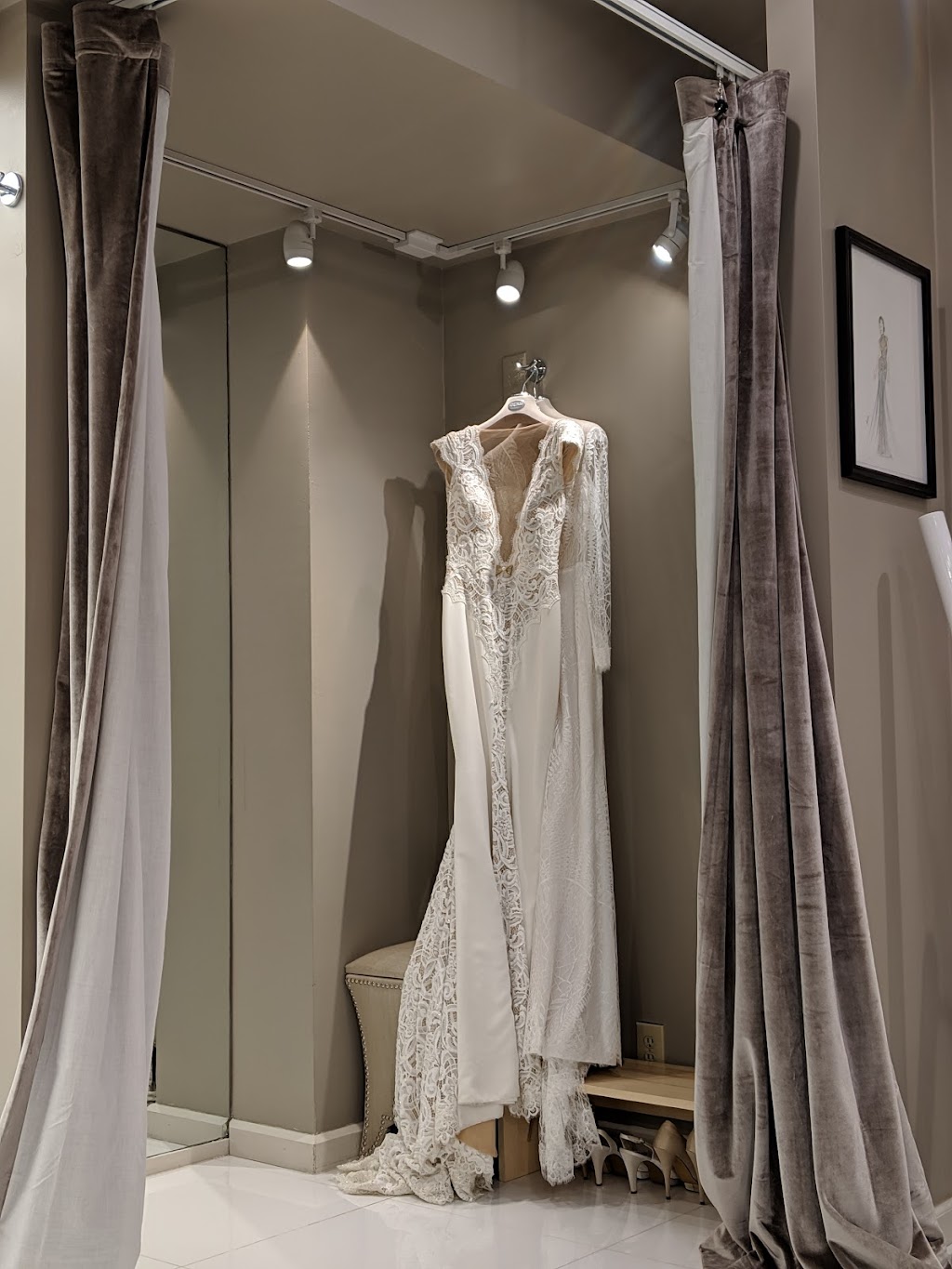 LFay Bridal | 215 E 58th St, New York, NY 10022, USA | Phone: (212) 671-1051