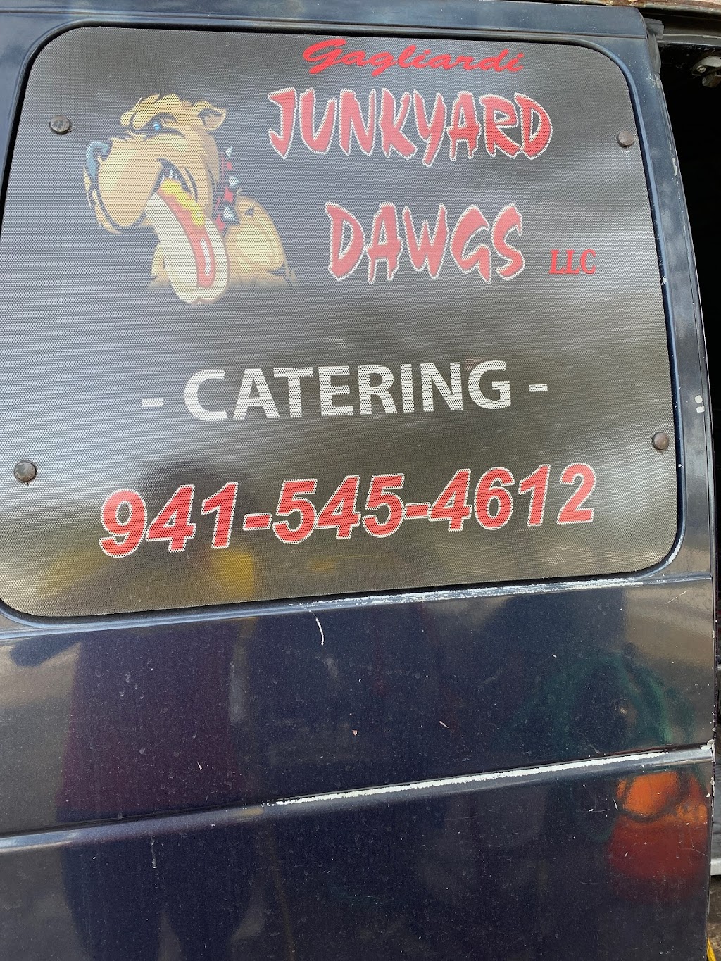 Junkyard Dawgs Food Stand | 8251 15th St E, Sarasota, FL 34243, USA | Phone: (941) 545-4612