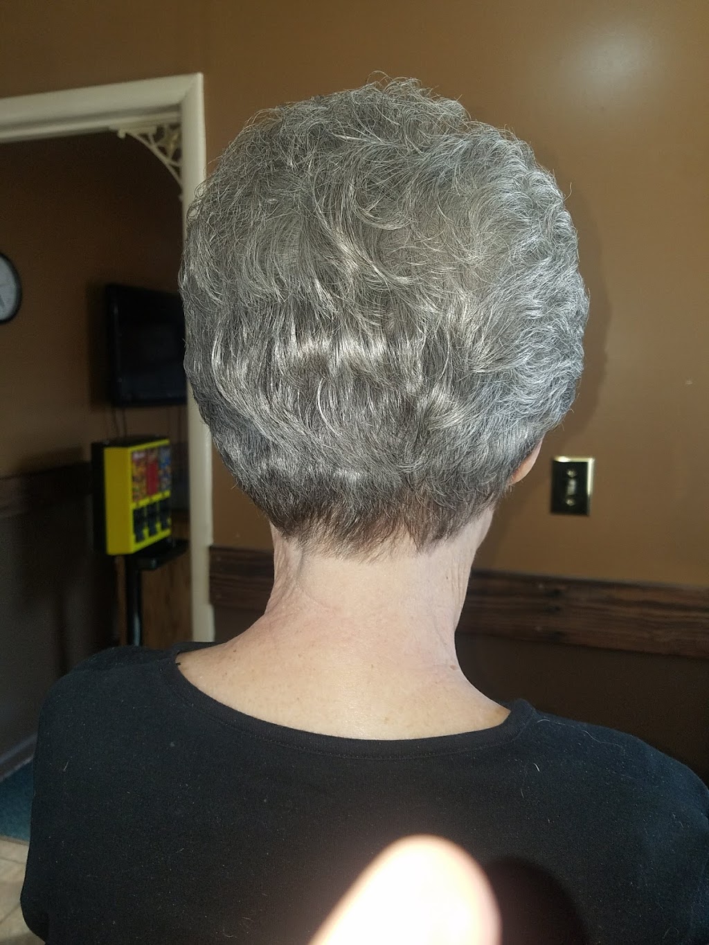 Donnas Hair Creations | 106 W 7th St, Dorchester, NE 68343, USA | Phone: (402) 946-2068