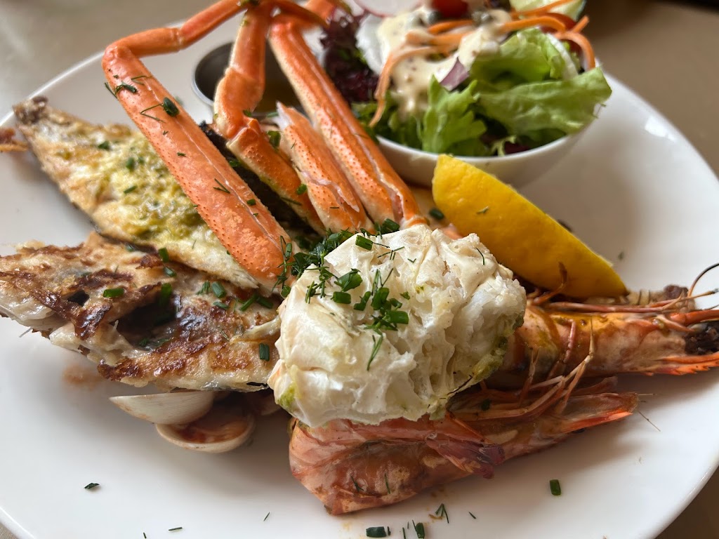 Mr. Crab Seafood Restaurant | Nieuwezijds Voorburgwal 115, 1012 RH Amsterdam, Netherlands | Phone: 020 891 5959