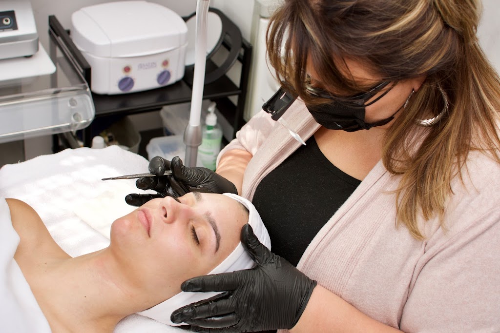 Roman Esthetics | 5115 W Bell Rd F-108, Glendale, AZ 85308, USA | Phone: (602) 900-1241