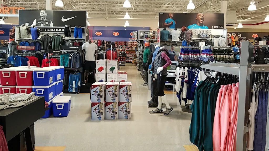 DICKS Sporting Goods | 2505 Richmond Ave, Staten Island, NY 10314, USA | Phone: (718) 982-7260