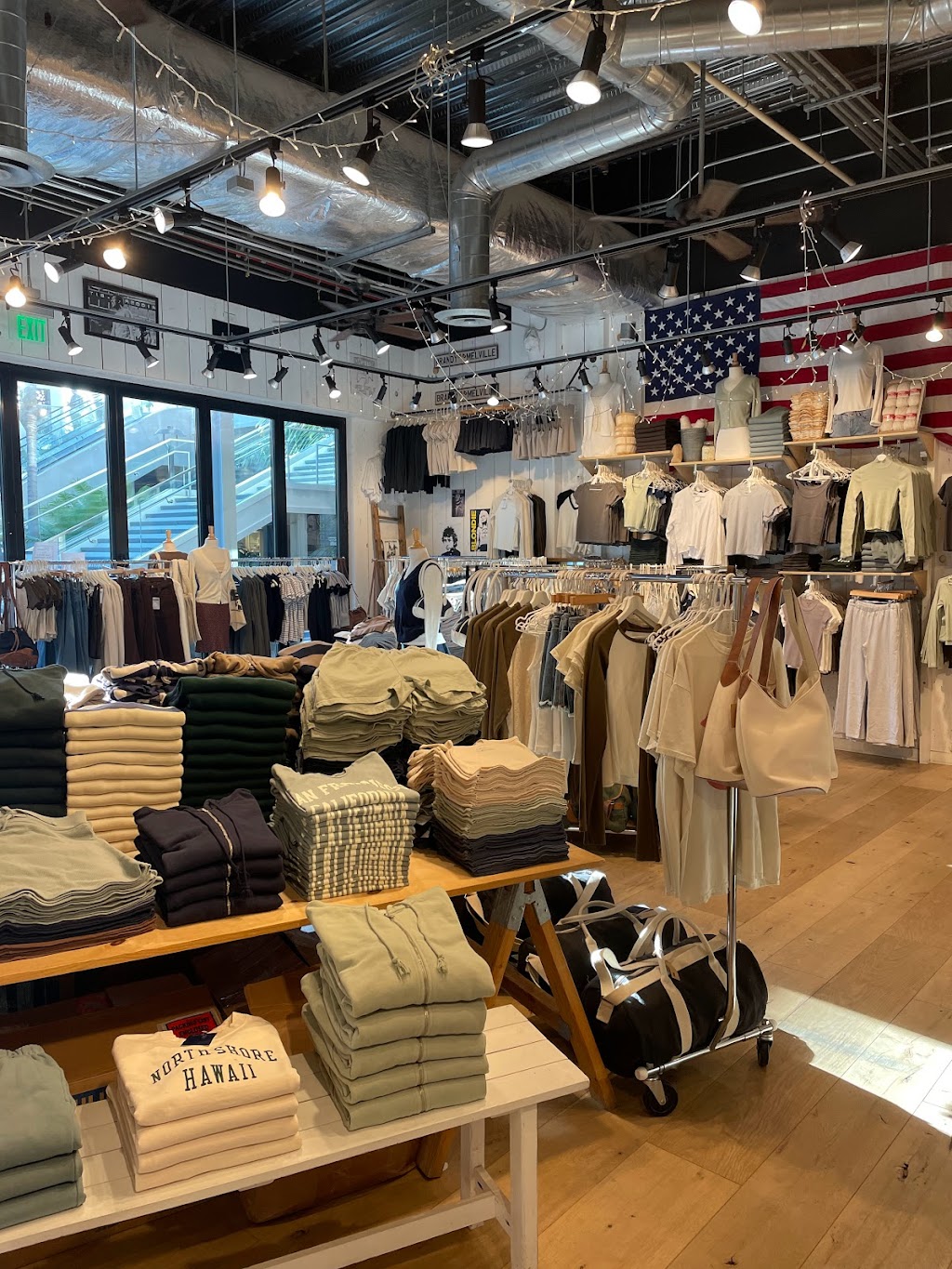 Brandy Melville | 21034 Pacific Coast Hwy, Huntington Beach, CA 92648, USA | Phone: (714) 374-1066