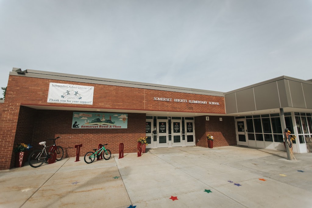 Somerset Heights Elementary School | 1355 Dodd Rd, Mendota Heights, MN 55118, USA | Phone: (651) 403-8200