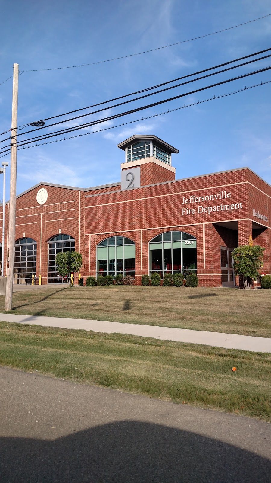 Jeffersonville Fire Department Station 2 | 2204 E 10th St, Jeffersonville, IN 47130, USA | Phone: (812) 285-6445