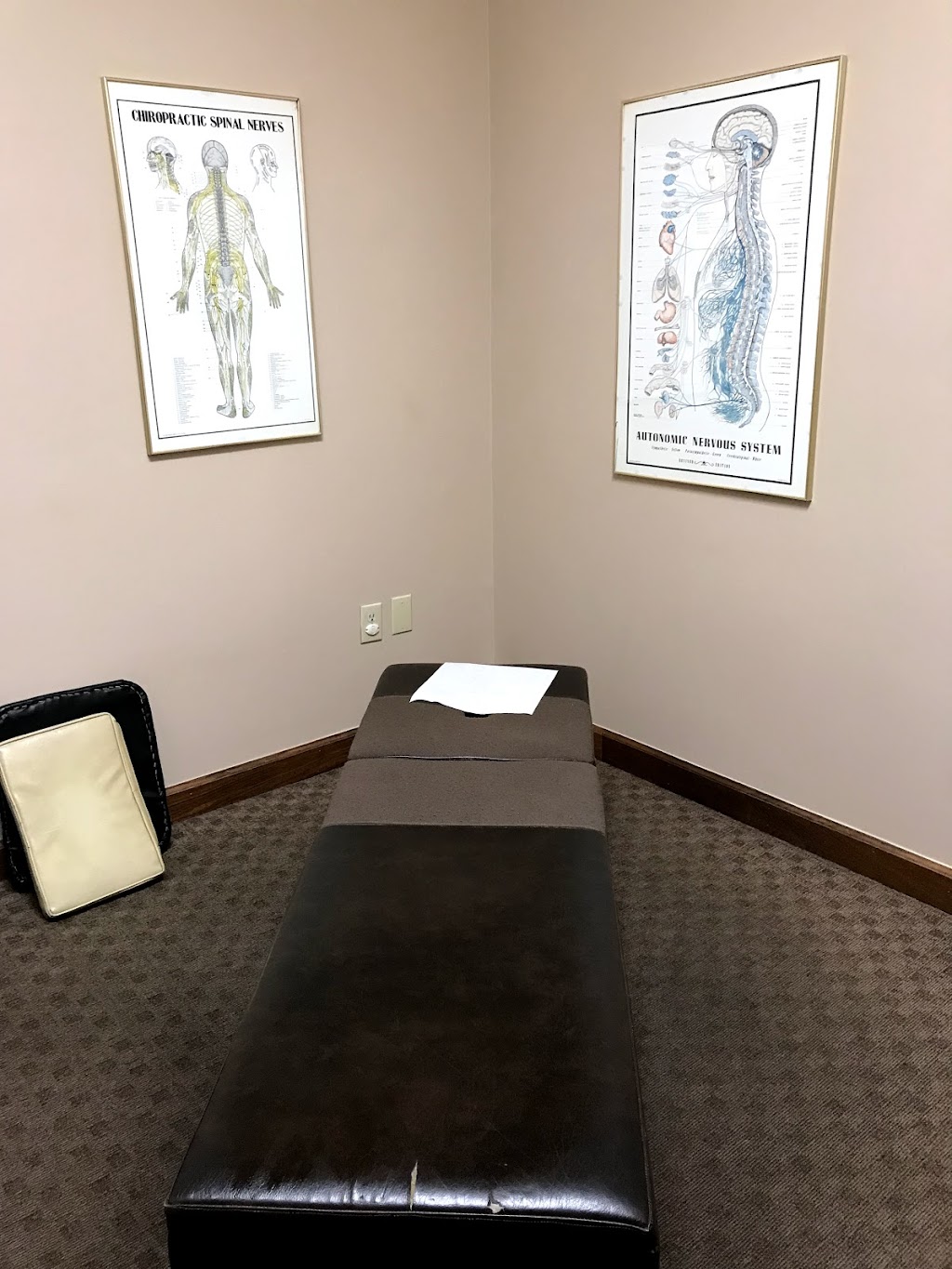 Salama Chiropractic Center | 3410 W Wendover Ave, Greensboro, NC 27407, USA | Phone: (336) 274-3500