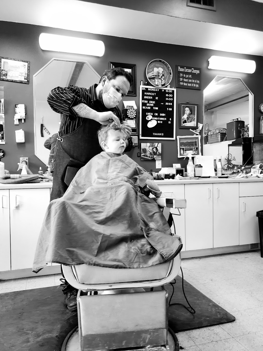 Lakeland Village Barber Shop | 330 St Croix Trail S, Lakeland, MN 55043, USA | Phone: (651) 436-7400