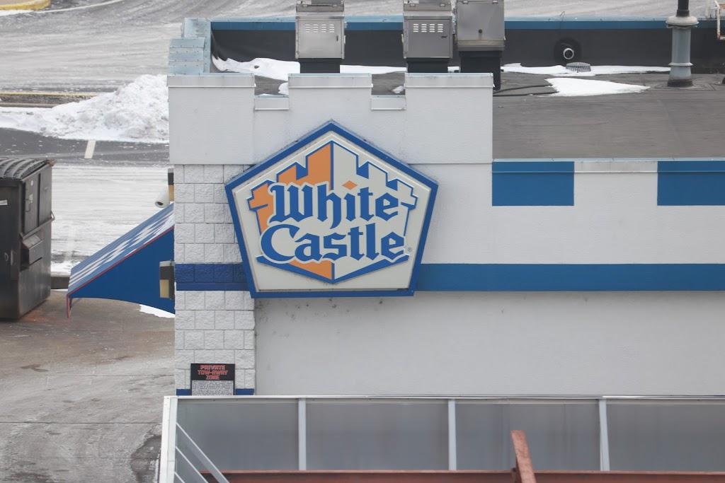 White Castle | 811 W 8th St, Cincinnati, OH 45203, USA | Phone: (513) 381-2300