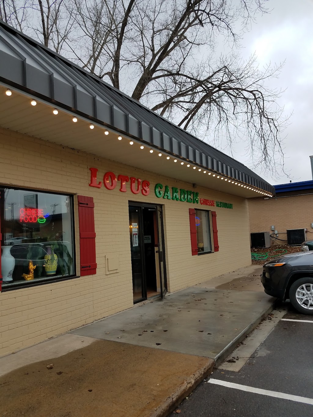 Lotus Garden Restaurant | 2067 Wayzata Blvd, Long Lake, MN 55356, USA | Phone: (952) 476-0708