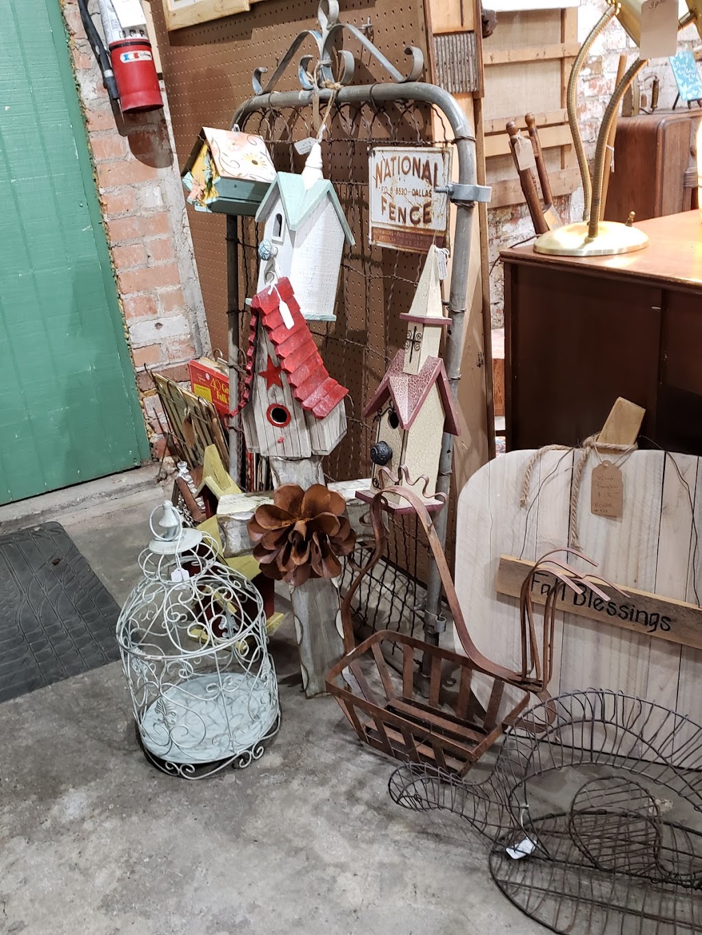 Another Time Vintage | 142 W Irving Blvd, Irving, TX 75060, USA | Phone: (714) 615-4936