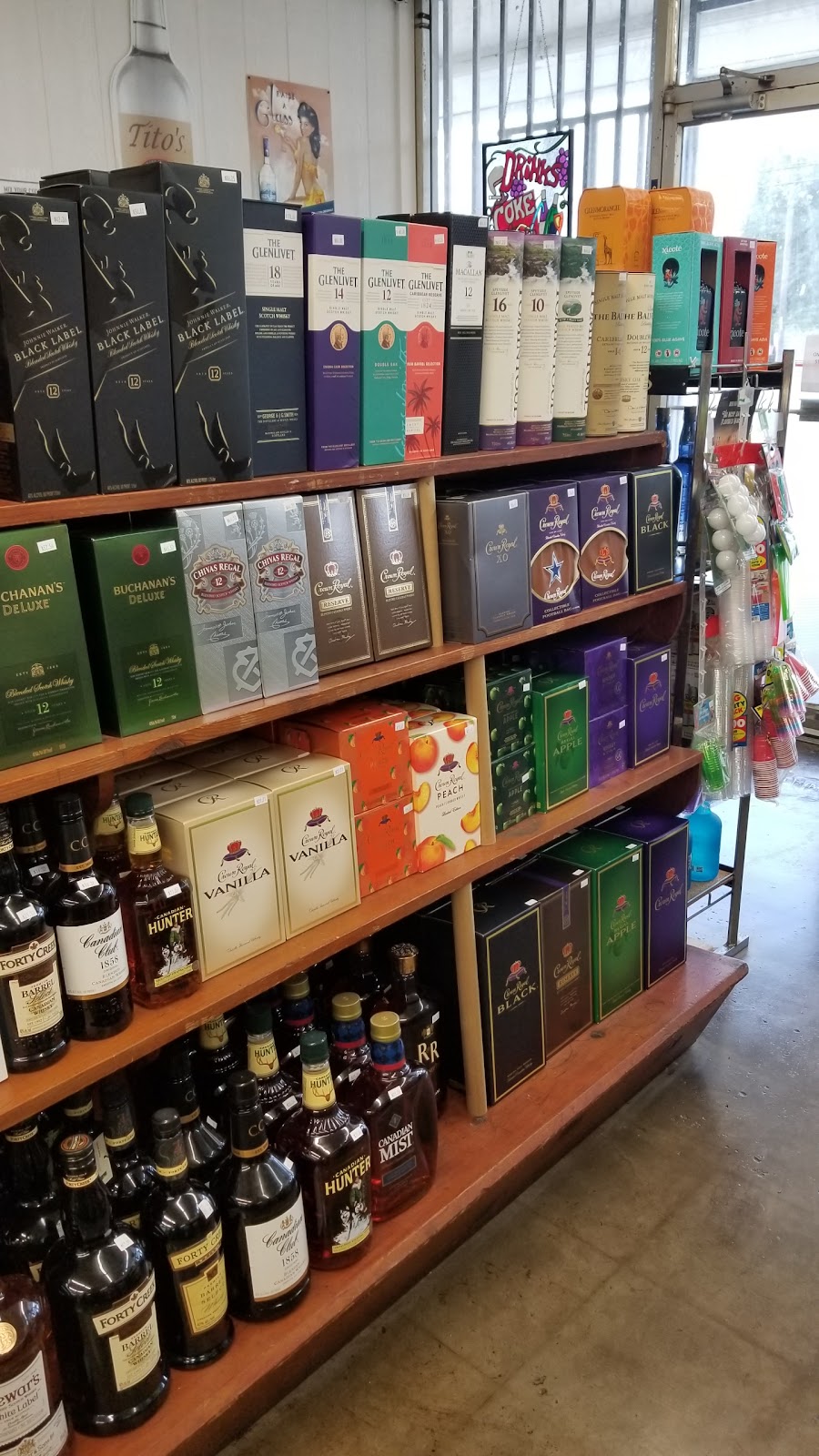 Circle H Liquor Store | 900 E Rice St, Falfurrias, TX 78355, USA | Phone: (361) 325-3300