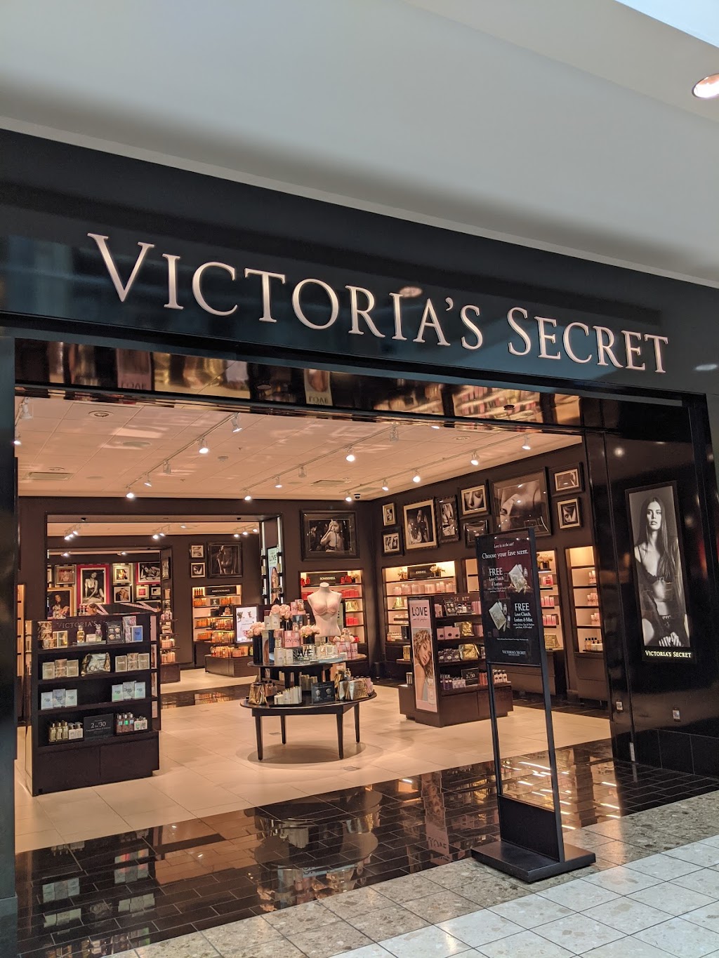 Victorias Secret | 128 Southpark Center AL-128, Strongsville, OH 44136, USA | Phone: (440) 238-3649