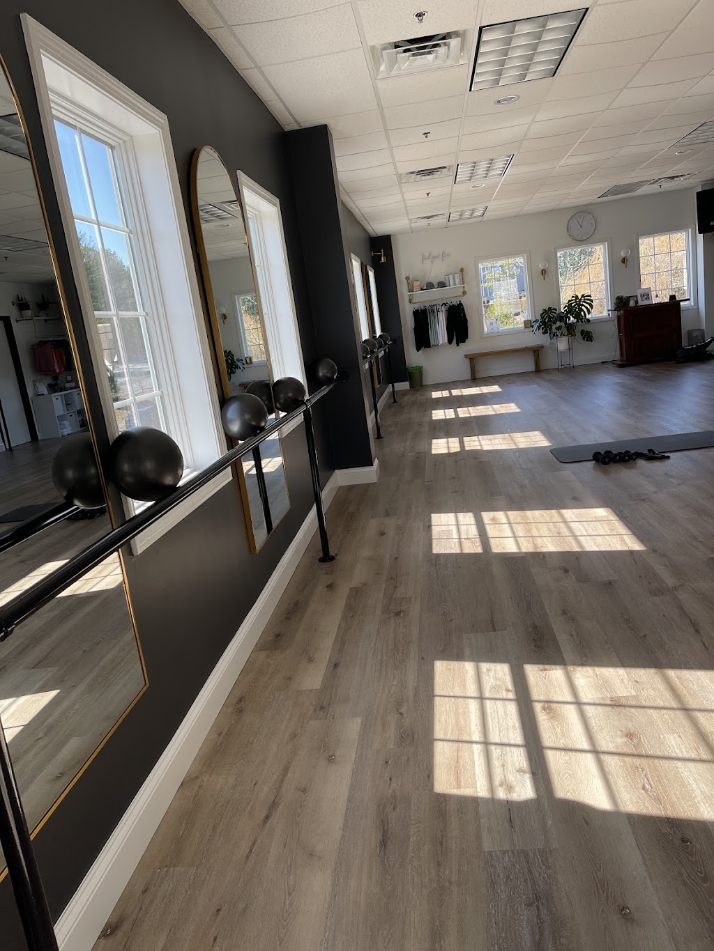 Ignite Barre and Fitness Studio | 30 Golf Dr, Plymouth, MA 02360, USA | Phone: (508) 283-9702