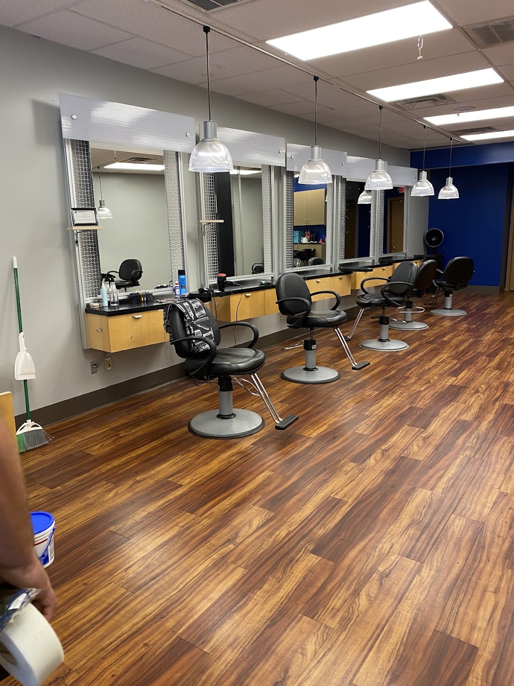 The Cutting Edge on US 50 | 692 W Eads Pkwy, Lawrenceburg, IN 47025, USA | Phone: (812) 359-6300
