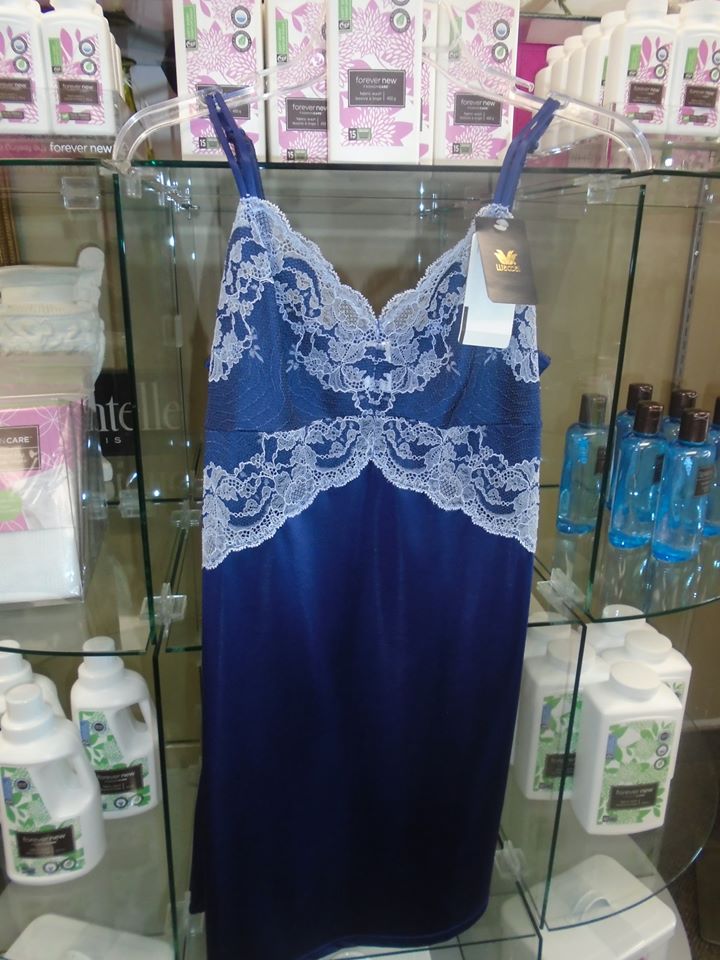 The Delicate Touch Lingerie & Sleepwear | 3877 Dougall Ave, Windsor, ON N9G 1X3, Canada | Phone: (519) 972-9675