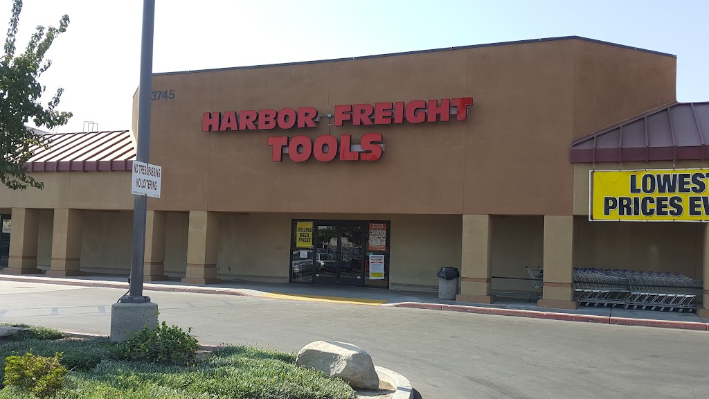 Harbor Freight Tools | 3745 Rosedale Hwy, Bakersfield, CA 93308, USA | Phone: (661) 322-6924