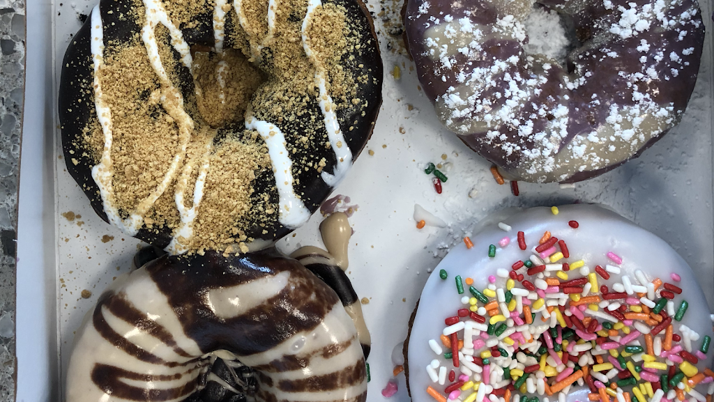 Duck Donuts Made To Order Donuts And Thrifty Ice Cream | 18591 Main St, Huntington Beach, CA 92648, USA | Phone: (714) 375-5430