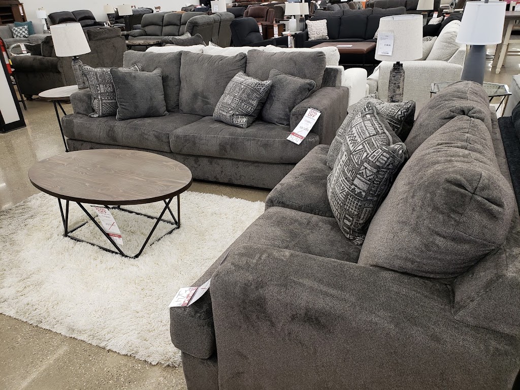 Ashley HomeStore Outlet | 570 Howe Ave, Cuyahoga Falls, OH 44221, USA | Phone: (330) 222-8993