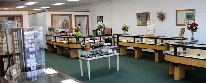 Touch of Gold | 10 Elm St Suite 19, Firthcliffe, NY 12518, USA | Phone: (845) 534-3333