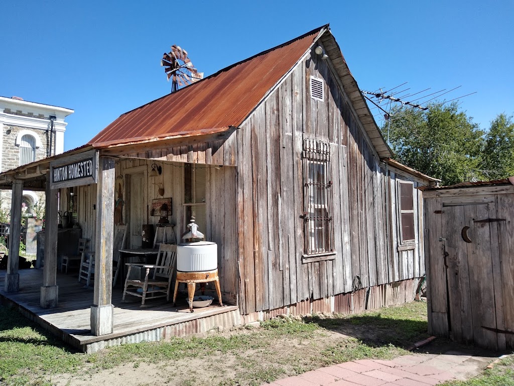 Historic Oakville Jailhouse Inn & Guesthouses | 107 Curry St, Three Rivers, TX 78071, USA | Phone: (877) 435-5245