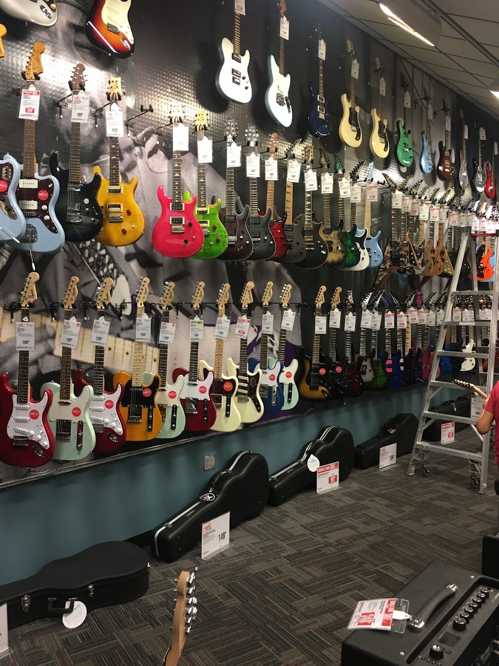 Guitar Center | 9575 SW Cascade Ave, Beaverton, OR 97008, USA | Phone: (503) 644-9500