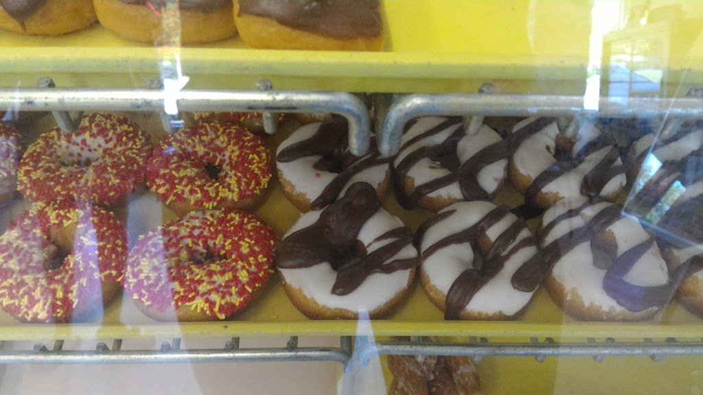 Fluffy Fresh Donuts | 10123 State Line Rd, Kansas City, MO 64114, USA | Phone: (816) 942-9822