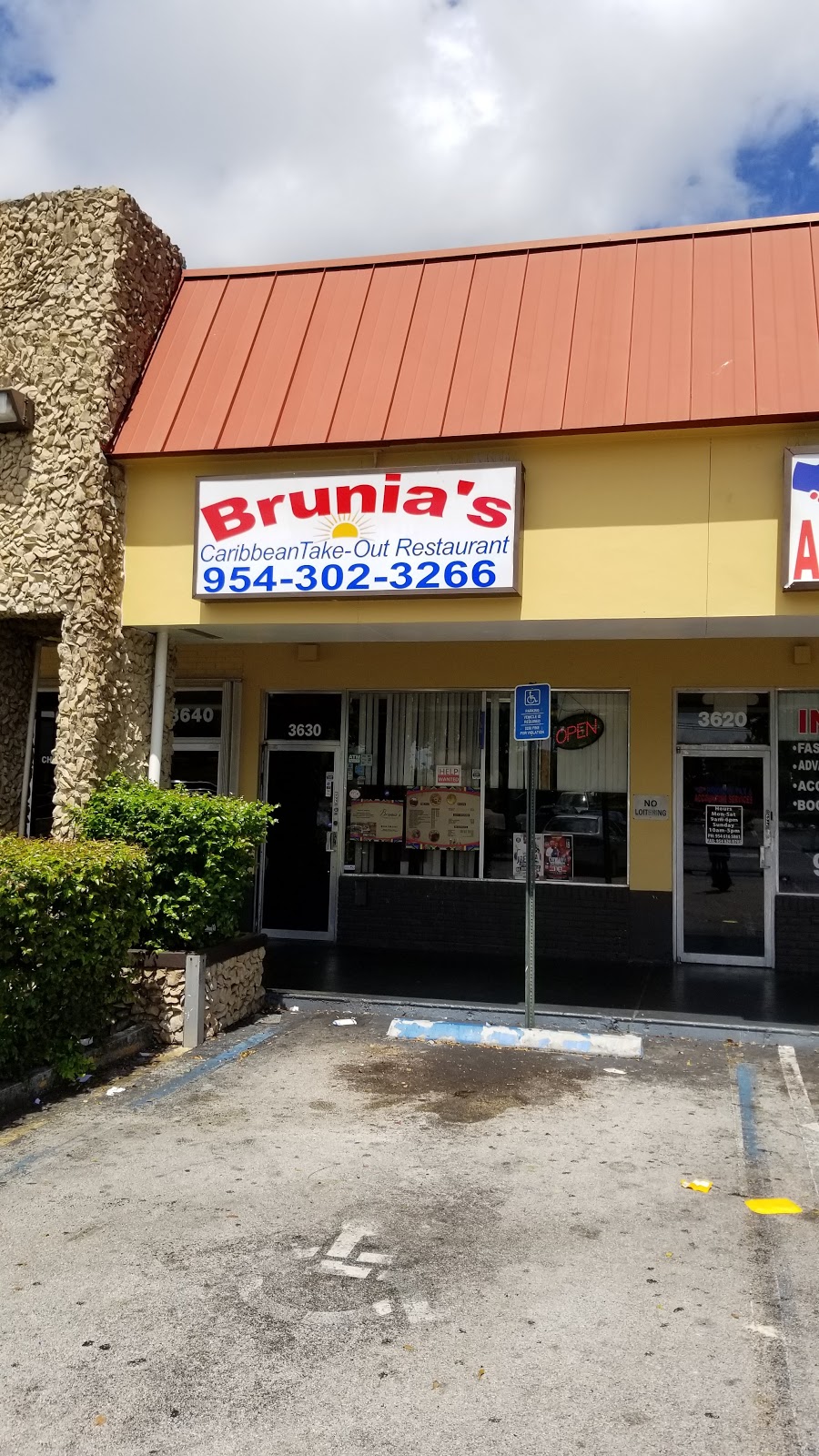 Brunias Caribbean Takeout Resturant | 3630 FL-7, Lauderdale Lakes, FL 33309, USA | Phone: (954) 302-3266