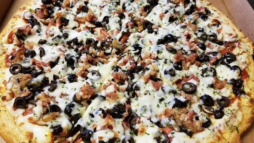 Bulldog Pizza and More LLC | 108 Pundt Ave, Orange Grove, TX 78372, USA | Phone: (361) 382-2000