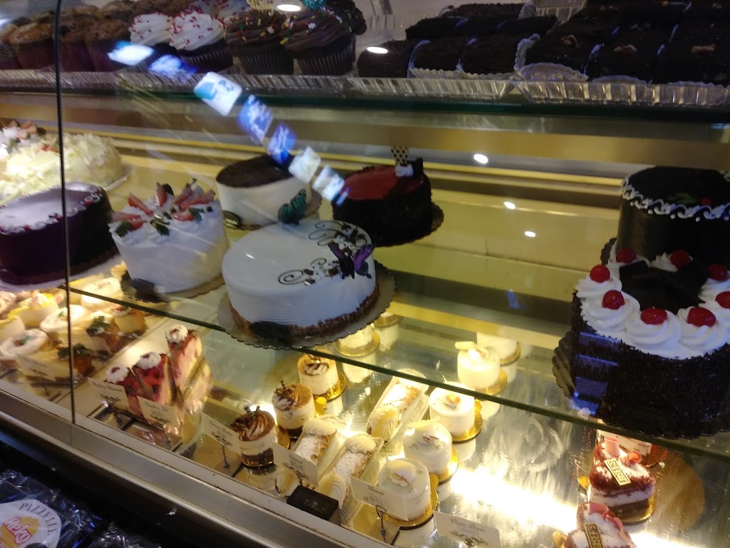 Josefs European Pastry Shop | 21150 Mack Ave, Grosse Pointe Woods, MI 48236, USA | Phone: (313) 881-5710