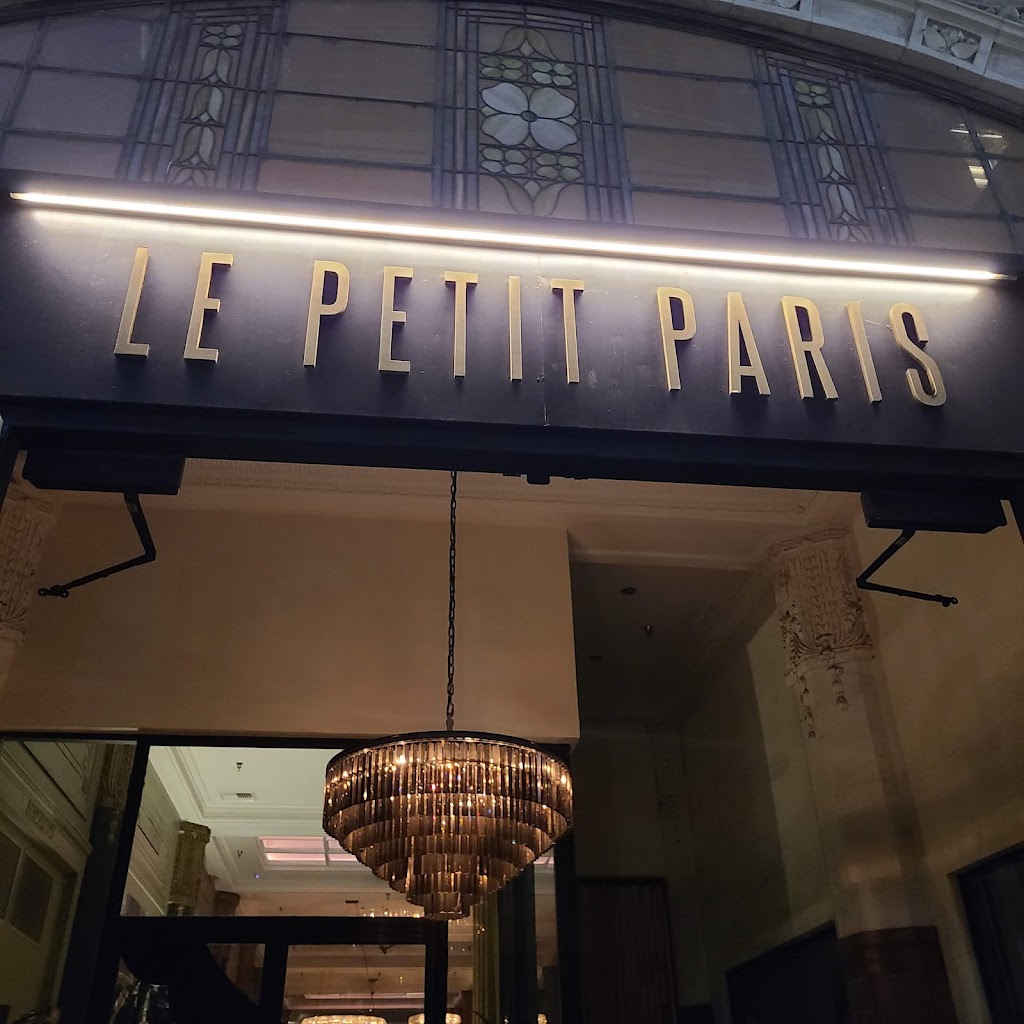 Le Petit Paris | 418 S Spring St, Los Angeles, CA 90013, USA | Phone: (213) 217-4445