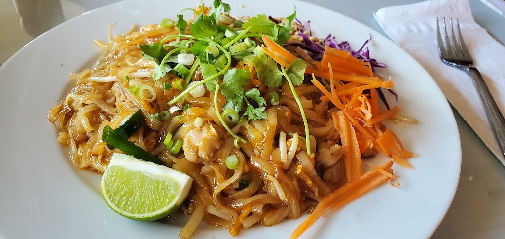 Royal Thai Restaurant | 4200 Chino Hills Pkwy #120, Chino Hills, CA 91709 | Phone: (909) 393-2640