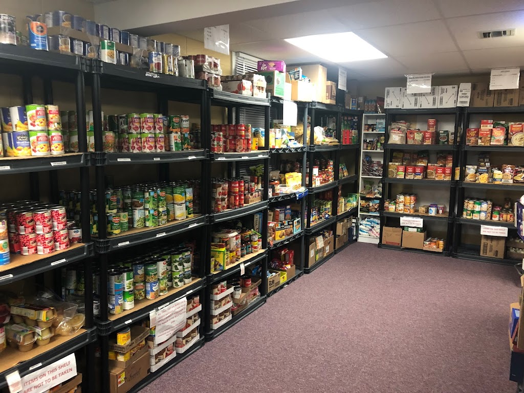 Saukville Community Food Pantry | 166 W Dekora St, Saukville, WI 53080, USA | Phone: (262) 689-8591