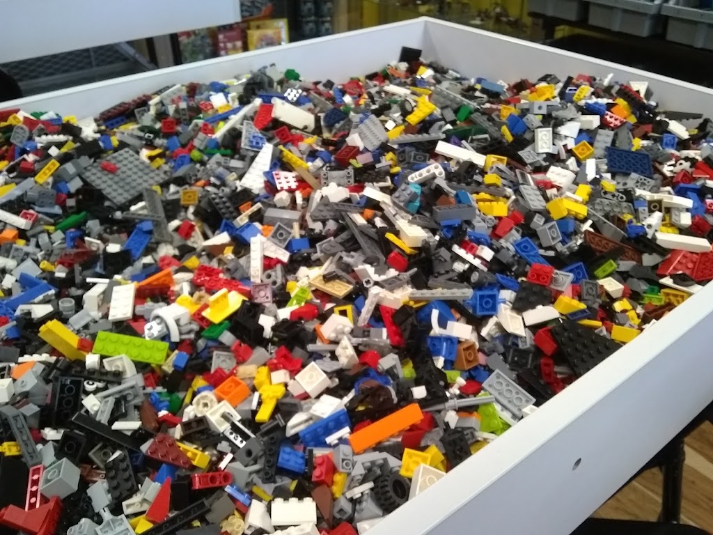 Bricks & Minifigs | 6001 San Mateo Blvd NE, Albuquerque, NM 87109, USA | Phone: (505) 369-1574