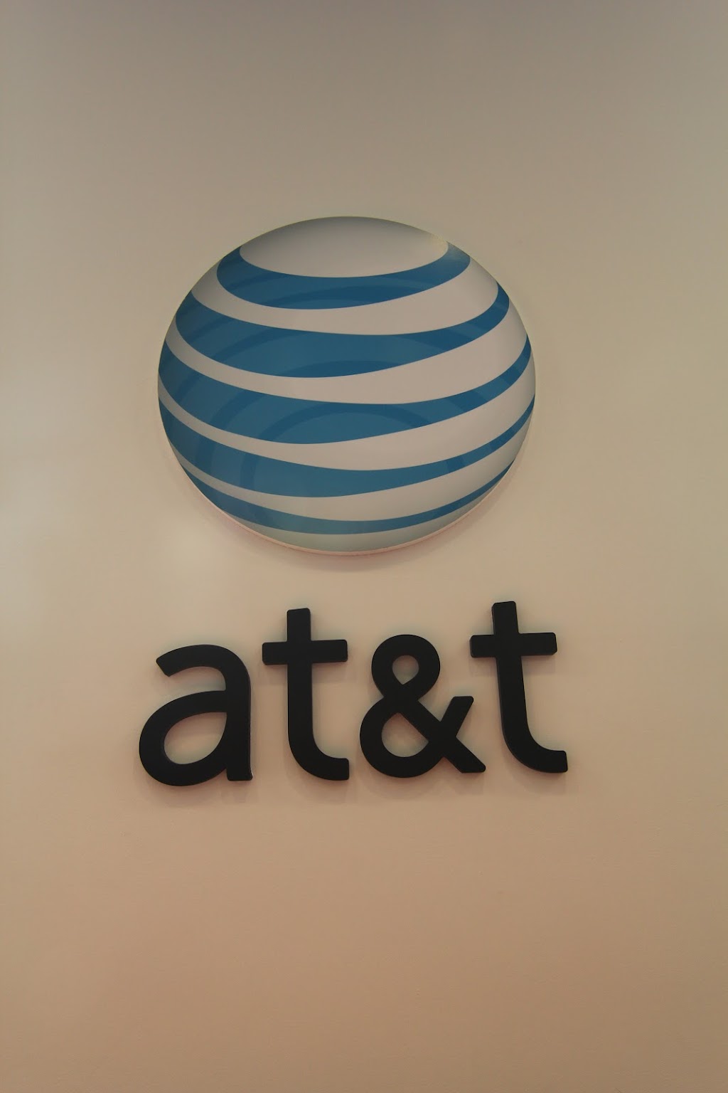 AT&T Store | 4509 Commonwealth Centre Pkwy, Midlothian, VA 23112, USA | Phone: (804) 419-3110